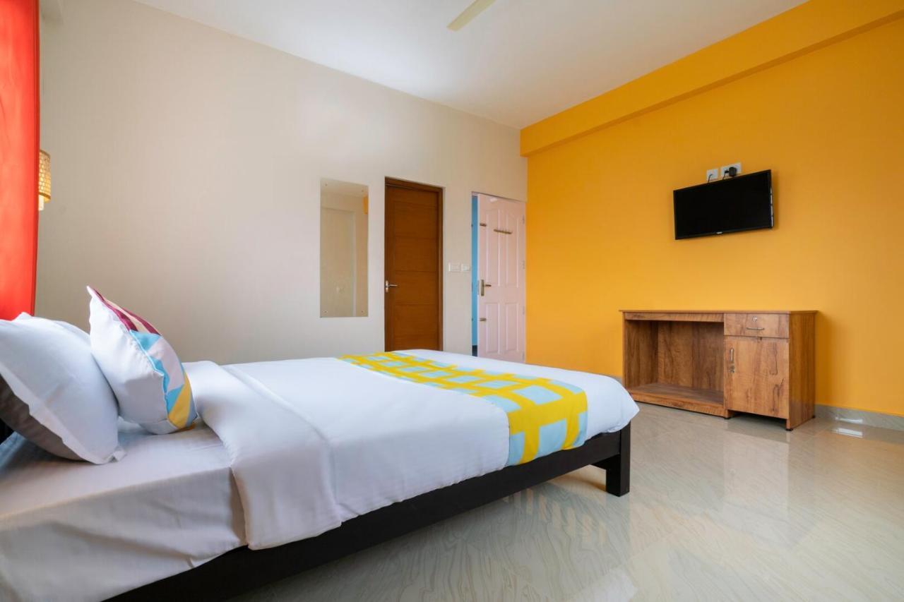 Dreamz Airport Residency Cochin Hotel เนดุมบัสเซรี ภายนอก รูปภาพ