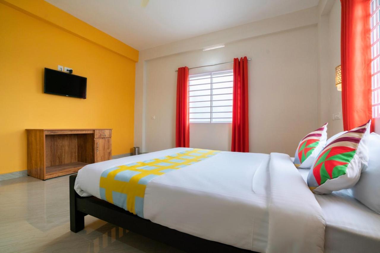 Dreamz Airport Residency Cochin Hotel เนดุมบัสเซรี ภายนอก รูปภาพ