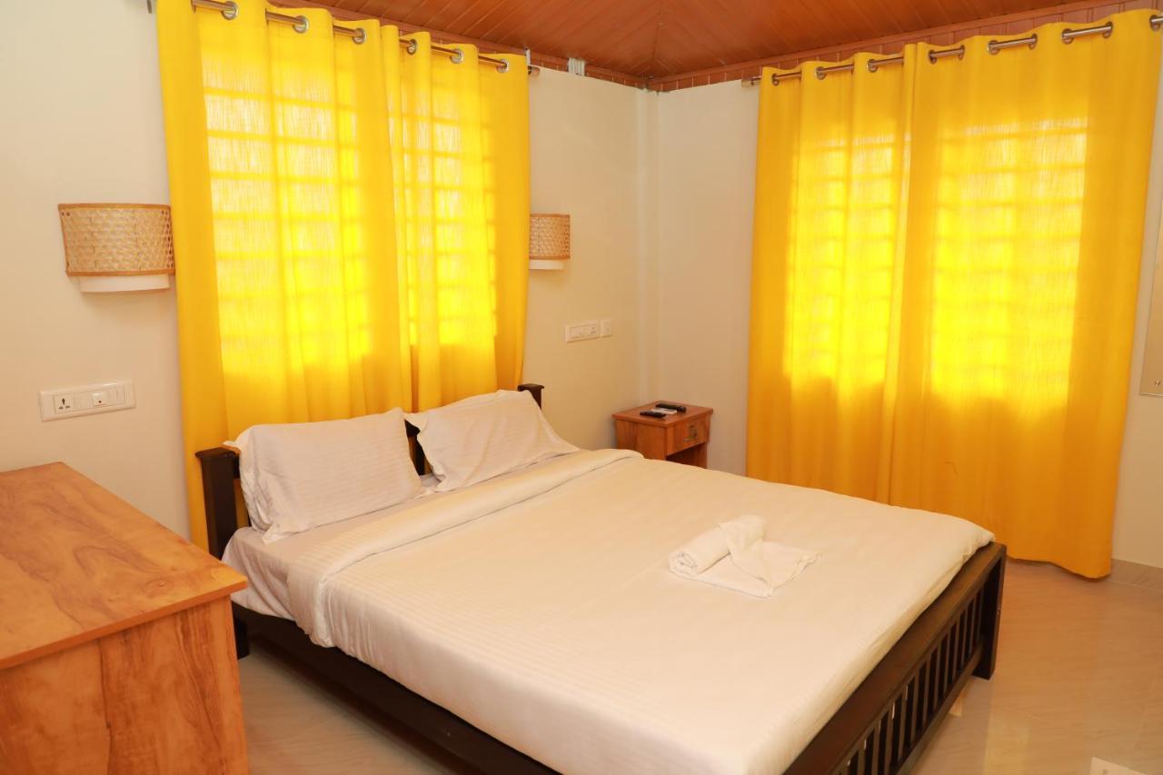 Dreamz Airport Residency Cochin Hotel เนดุมบัสเซรี ภายนอก รูปภาพ