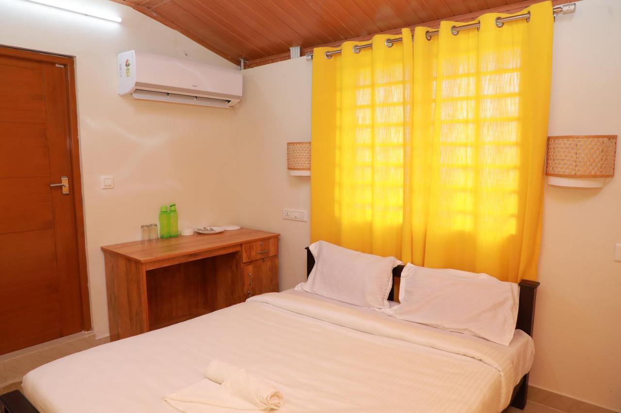 Dreamz Airport Residency Cochin Hotel เนดุมบัสเซรี ภายนอก รูปภาพ