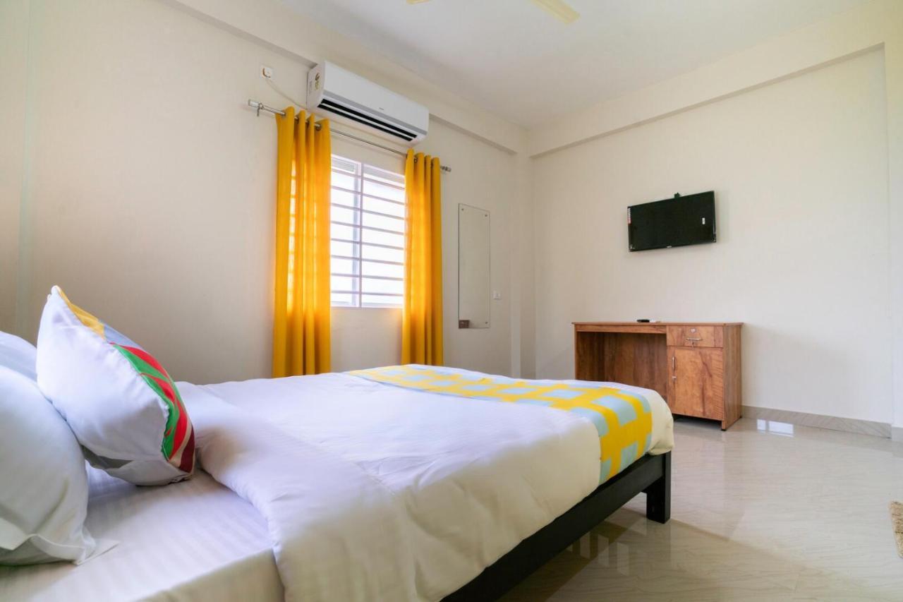 Dreamz Airport Residency Cochin Hotel เนดุมบัสเซรี ภายนอก รูปภาพ