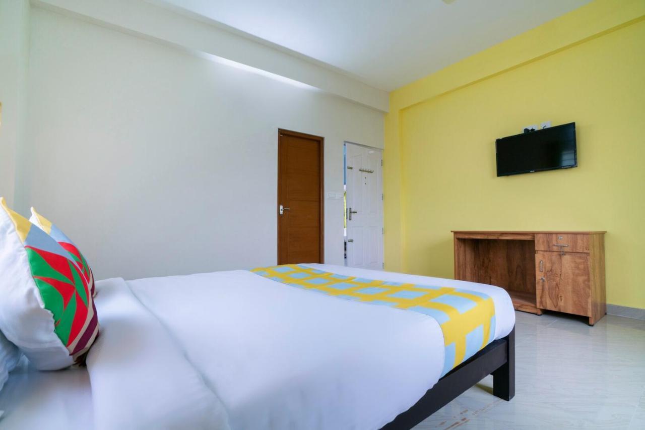Dreamz Airport Residency Cochin Hotel เนดุมบัสเซรี ภายนอก รูปภาพ